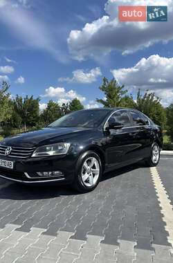Седан Volkswagen Passat 2013 в Ирпене