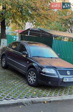 Седан Volkswagen Passat 2003 в Ровно