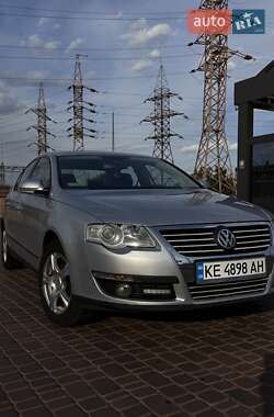 Седан Volkswagen Passat 2005 в Днепре