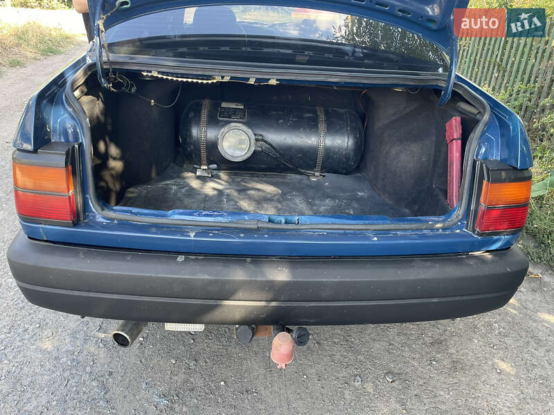 Седан Volkswagen Passat 1988 в Гайвороне