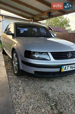 Седан Volkswagen Passat 1997 в Галичі