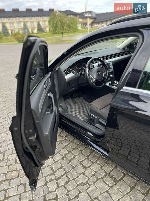 Универсал Volkswagen Passat 2016 в Жовкве
