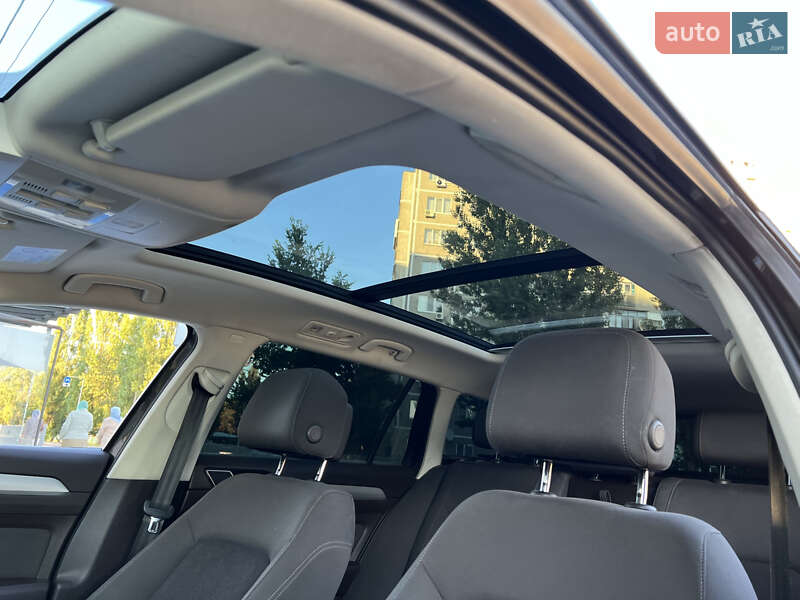 Универсал Volkswagen Passat 2015 в Киеве