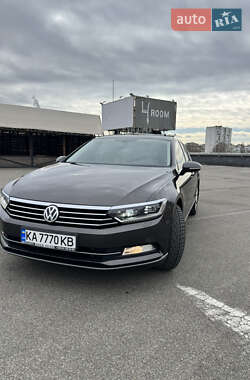 Седан Volkswagen Passat 2017 в Киеве