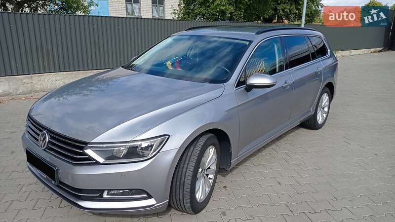 Універсал Volkswagen Passat 2017 в Львові