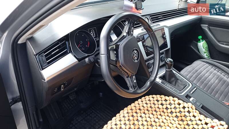 Універсал Volkswagen Passat 2017 в Львові