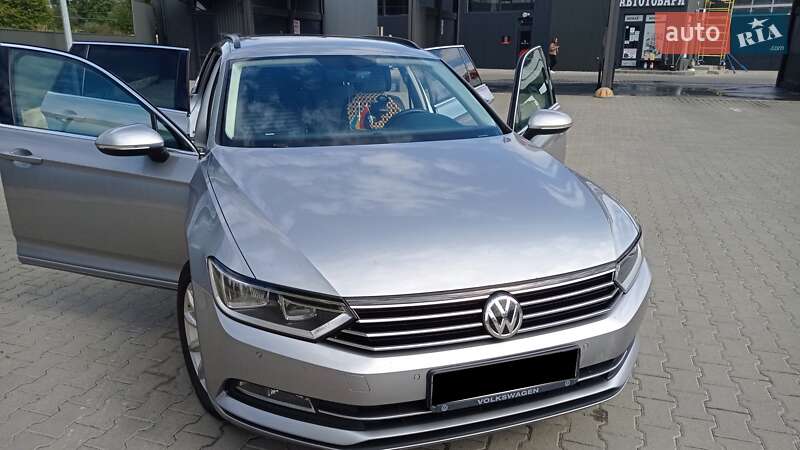 Універсал Volkswagen Passat 2017 в Львові