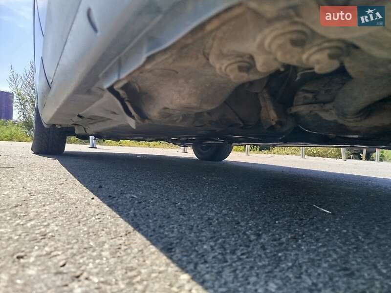 Універсал Volkswagen Passat 2004 в Овручі