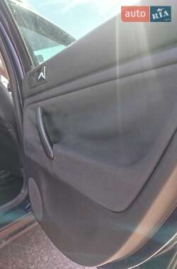 Универсал Volkswagen Passat 2004 в  фото 12 Универсал Volkswagen Passat 2004 в
