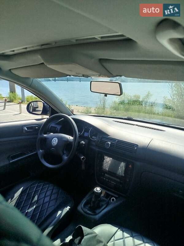 Універсал Volkswagen Passat 2004 в Овручі