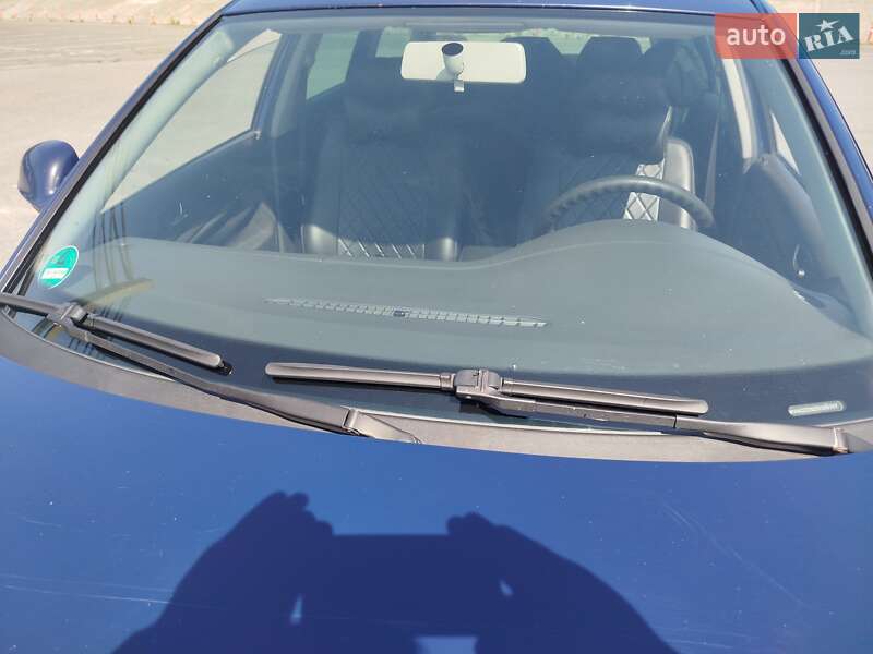 Універсал Volkswagen Passat 2004 в Овручі