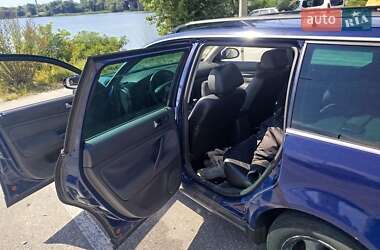 Универсал Volkswagen Passat 2004 в  фото 43 Универсал Volkswagen Passat 2004 в