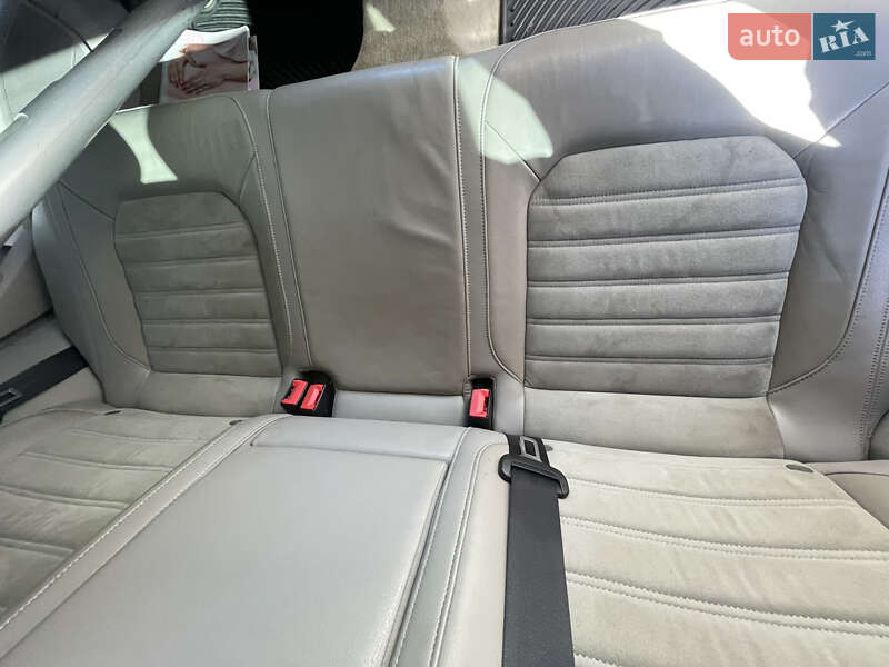 Седан Volkswagen Passat 2013 в Львове