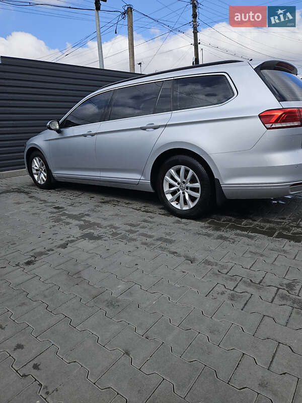 Универсал Volkswagen Passat 2016 в Житомире