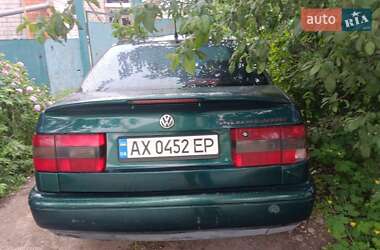 Седан Volkswagen Passat 1995 в Харькове