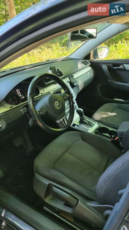 Универсал Volkswagen Passat 2014 в Луцке фото 2 Универсал Volkswagen Passat 2014 в Луцке