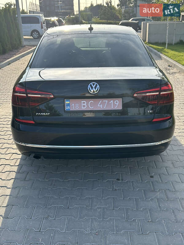 Седан Volkswagen Passat 2019 в Ровно