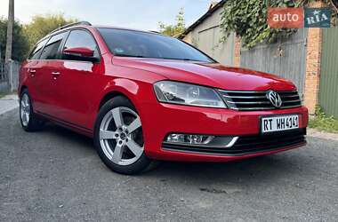 Універсал Volkswagen Passat 2012 в Нововолинську