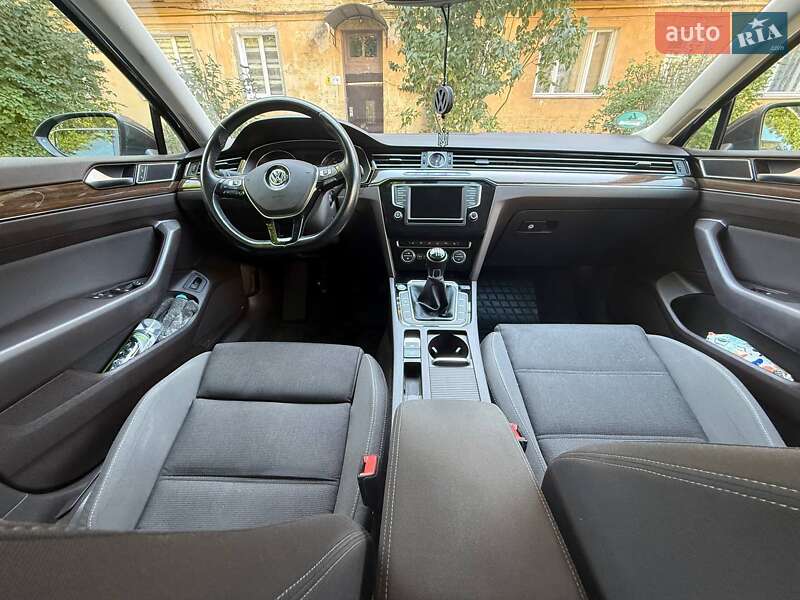 Универсал Volkswagen Passat 2015 в Львове