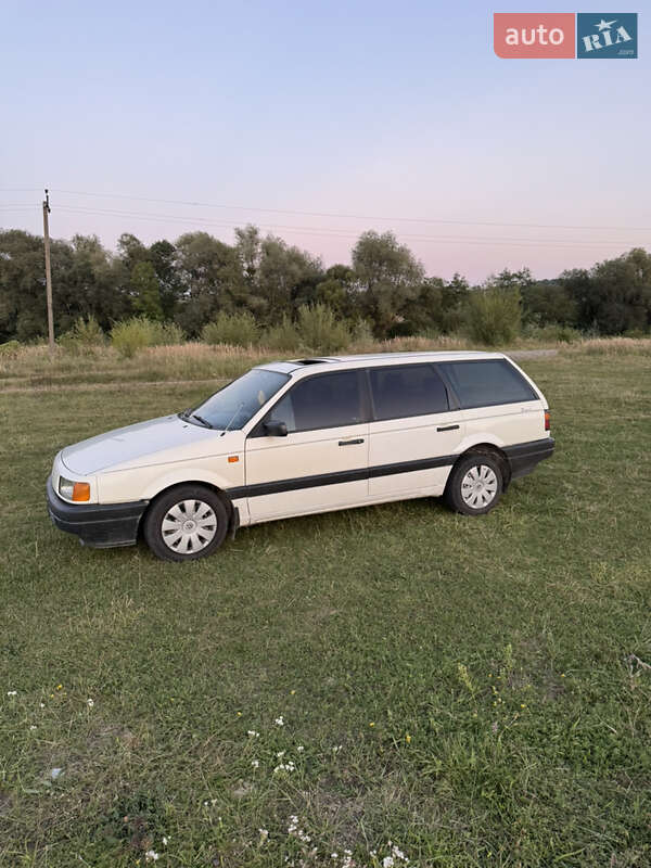 Універсал Volkswagen Passat 1992 в Вістовій