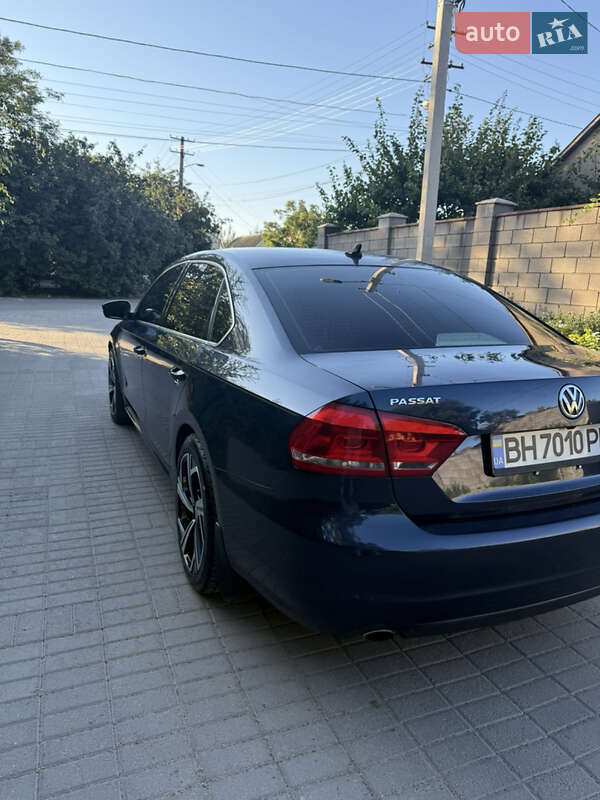 Седан Volkswagen Passat 2014 в Одессе