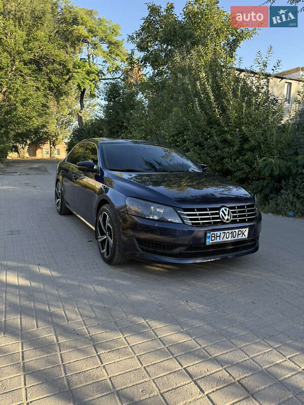 Седан Volkswagen Passat 2014 в Одессе