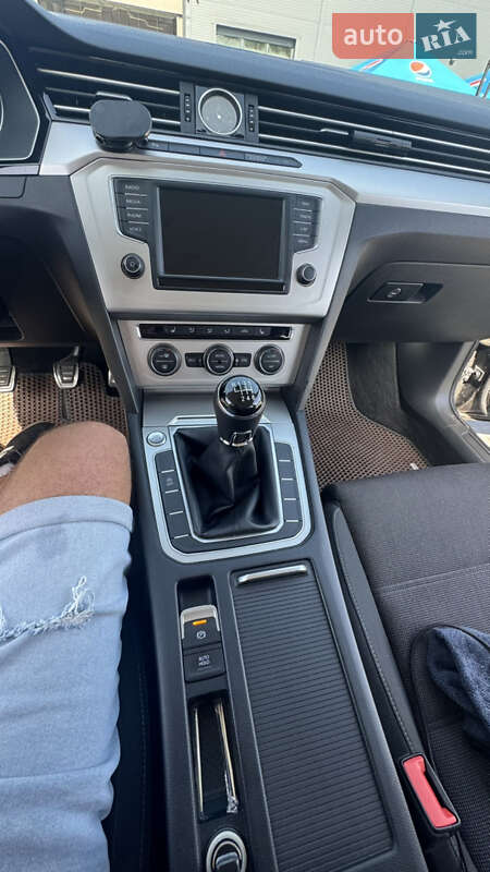 Універсал Volkswagen Passat 2016 в Львові