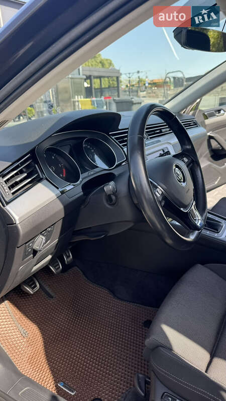 Універсал Volkswagen Passat 2016 в Львові
