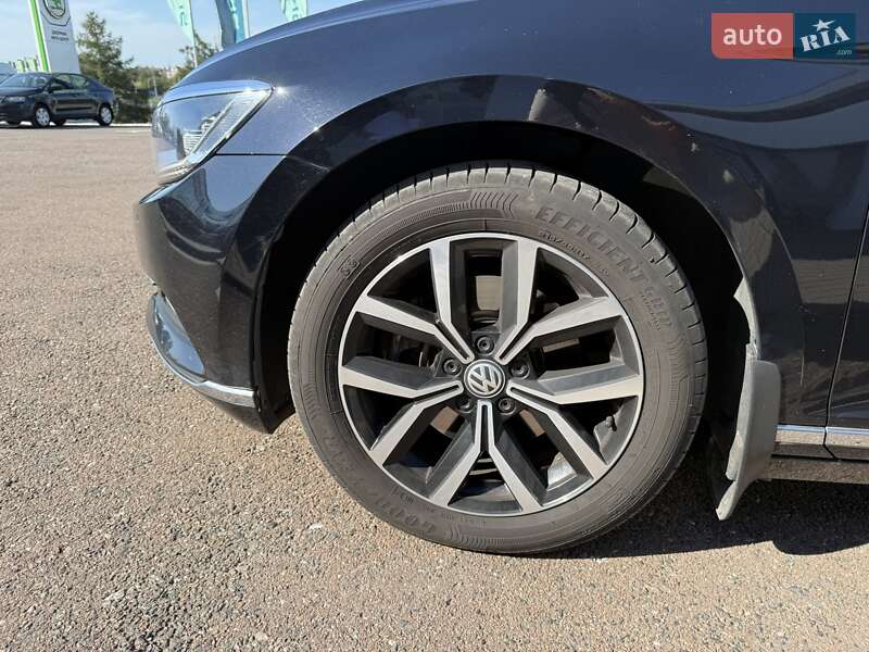 Седан Volkswagen Passat 2018 в Тернополе