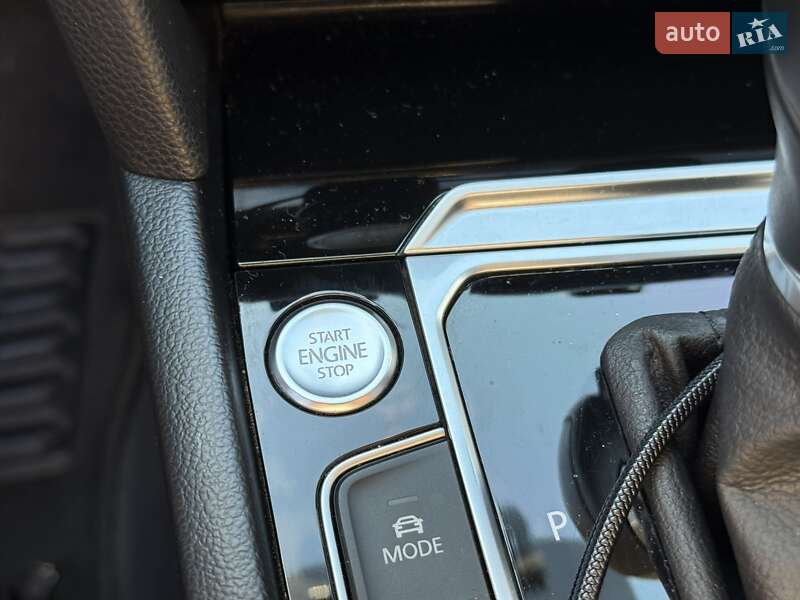 Седан Volkswagen Passat 2018 в Тернополе