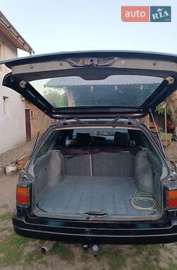Универсал Volkswagen Passat 1993 в  фото 5 Универсал Volkswagen Passat 1993 в