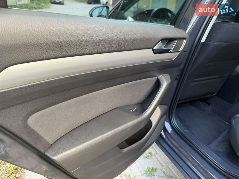 Універсал Volkswagen Passat 2014 в Івано-Франківську