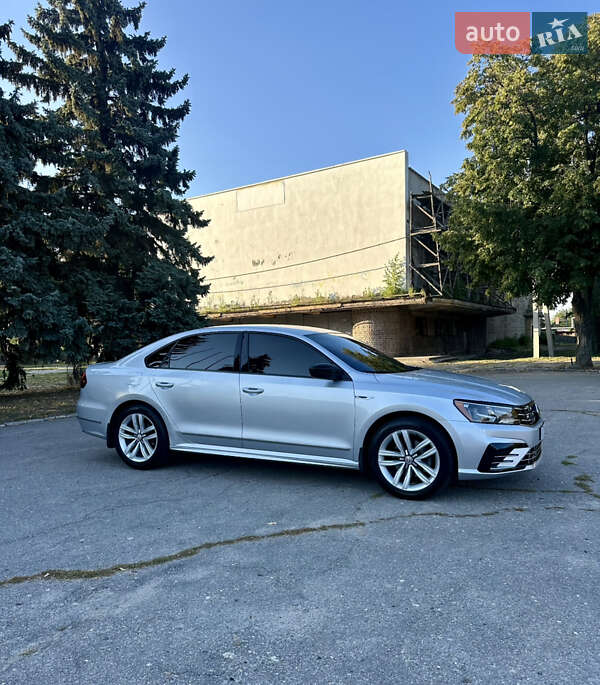 Седан Volkswagen Passat 2016 в Лозовой фото 15 Седан Volkswagen Passat 2016 в Лозовой