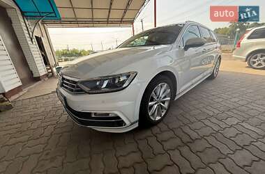 Универсал Volkswagen Passat 2017 в Нововолынске