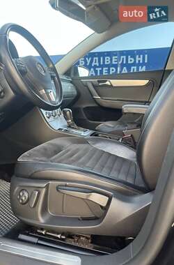 Универсал Volkswagen Passat 2012 в 
