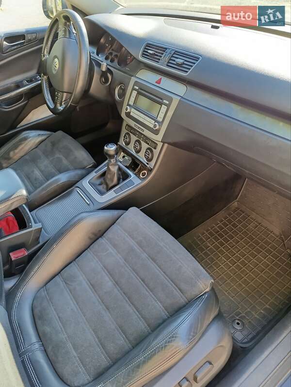 Універсал Volkswagen Passat 2005 в Хмельницькому