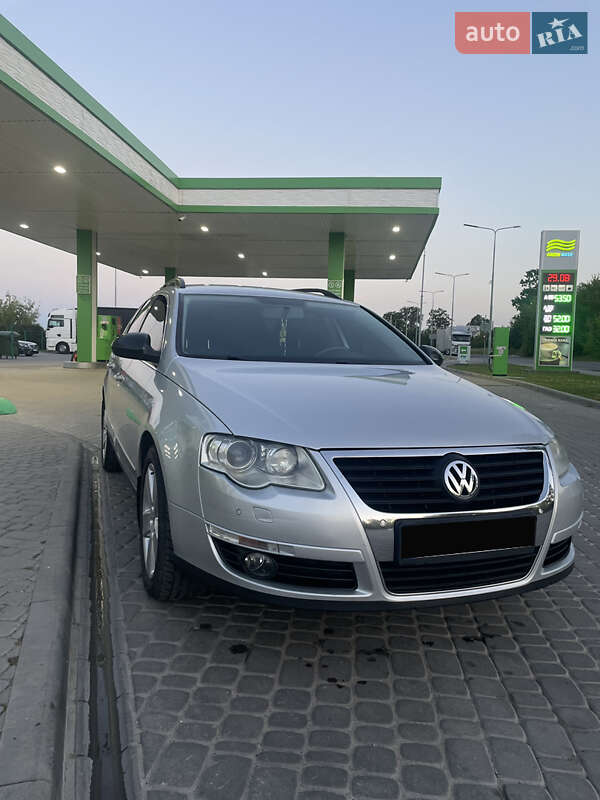Универсал Volkswagen Passat 2010 в Золочеве