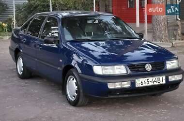 Седан Volkswagen Passat 1994 в 