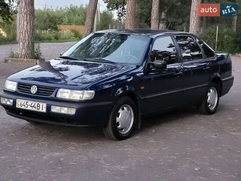 Седан Volkswagen Passat 1994 в Виннице