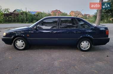 Седан Volkswagen Passat 1994 в 