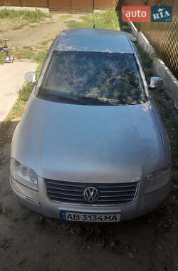 Седан Volkswagen Passat 2002 в Гайсине