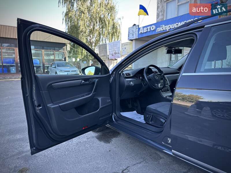Универсал Volkswagen Passat 2011 в Сумах
