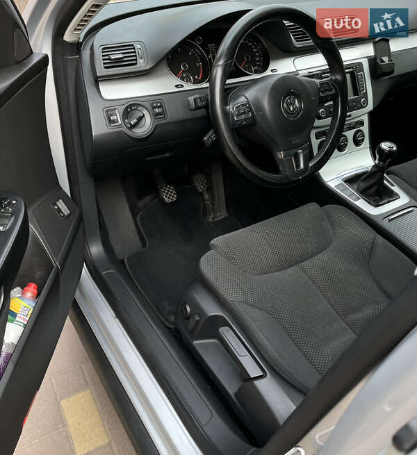 Универсал Volkswagen Passat 2009 в Луцке