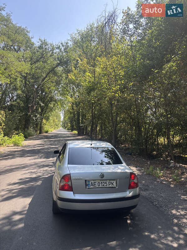 Седан Volkswagen Passat 2000 в Днепре