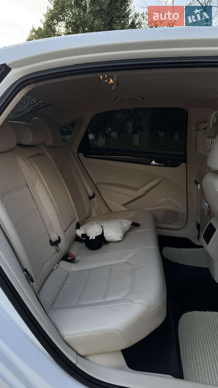 Седан Volkswagen Passat 2014 в Харькове