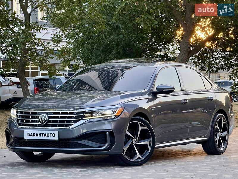 Седан Volkswagen Passat 2020 в Одессе