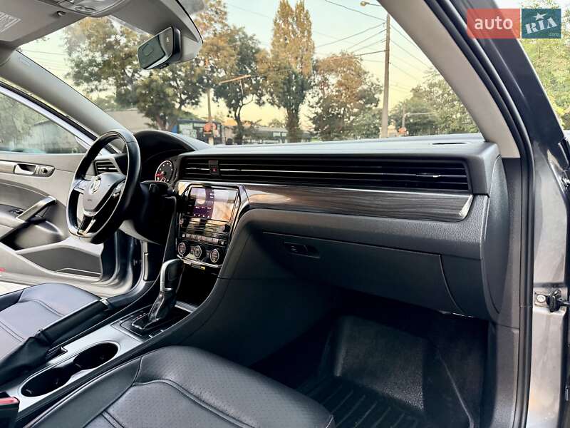 Седан Volkswagen Passat 2020 в Одессе