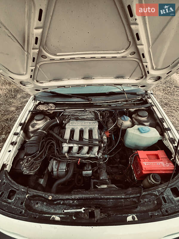 Седан Volkswagen Passat 1992 в Гайвороні