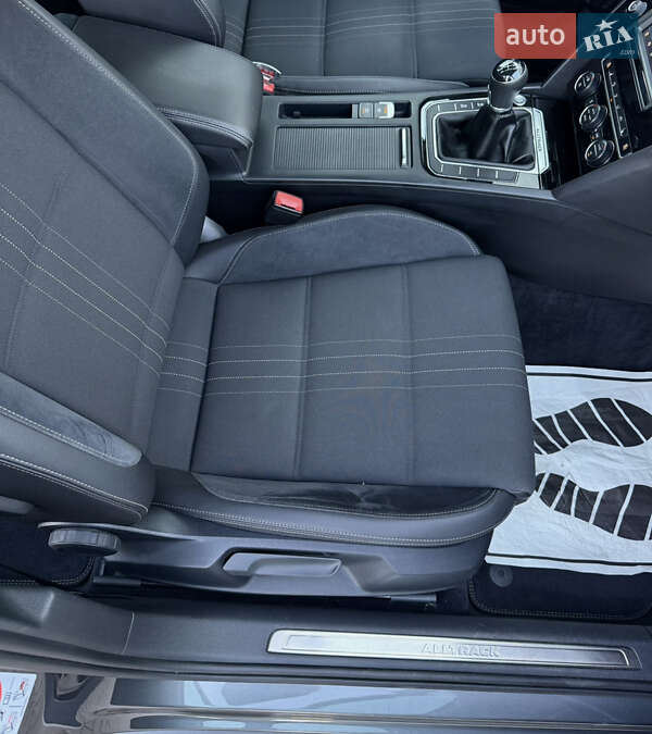 Универсал Volkswagen Passat 2017 в Житомире фото 60 Универсал Volkswagen Passat 2017 в Житомире