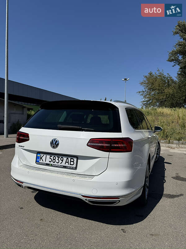 Универсал Volkswagen Passat 2018 в Киеве